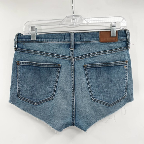 Madewell 9 Inch High Rise Cut Off Denim Jean Shorts Button Front Size 29 - Picture 4 of 4